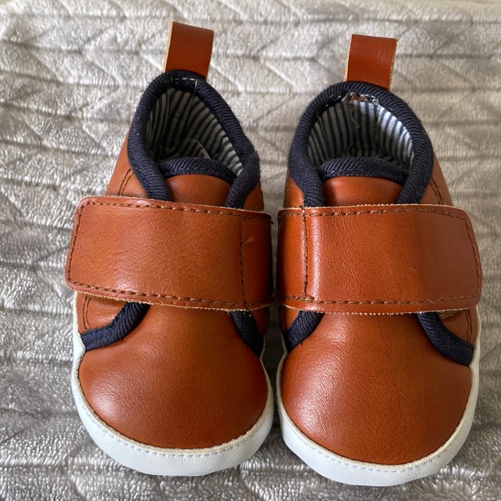 Soft bottom brown sneakers